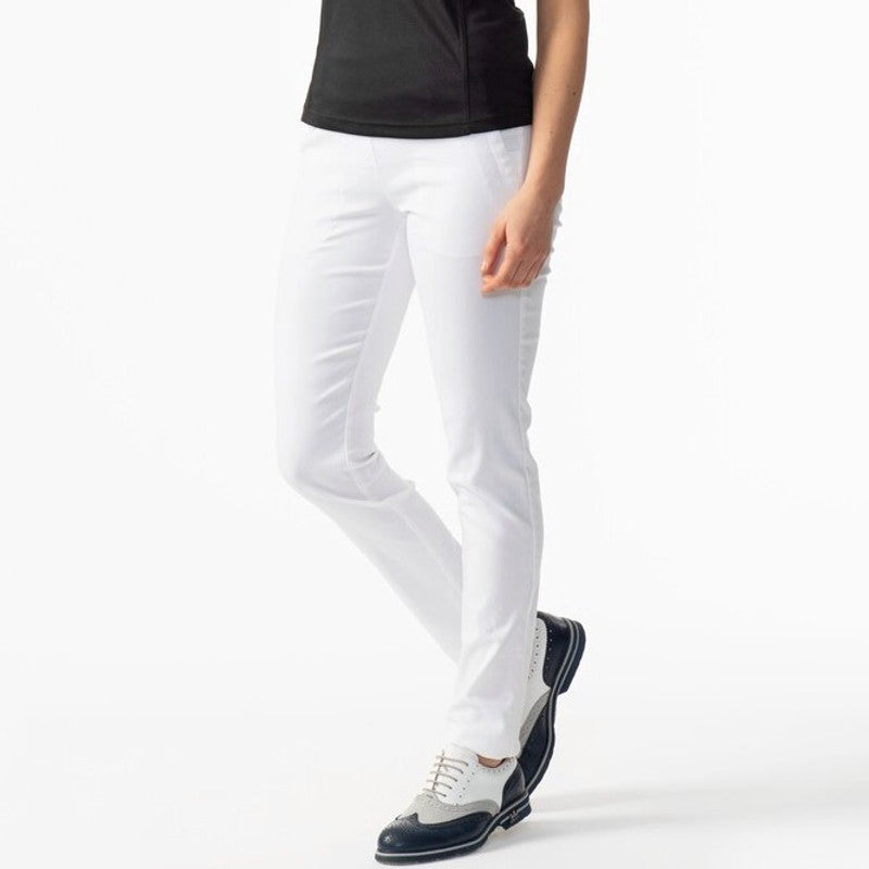 Women on Course - Daily Sports Magic Pant #dailysportssweden  #dailysportsusa #magicpant #golfwomen