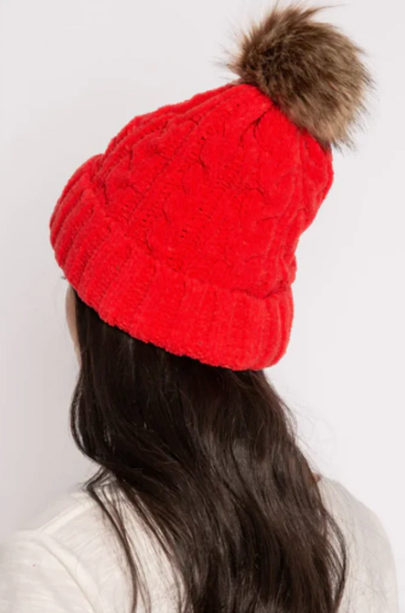 Dolly Mama: Ladies Scarlet Festive Beanie