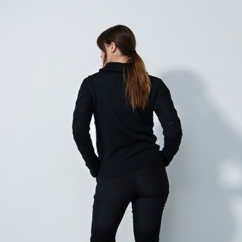 Daily Sports: Women's Ermont Pullover - Black