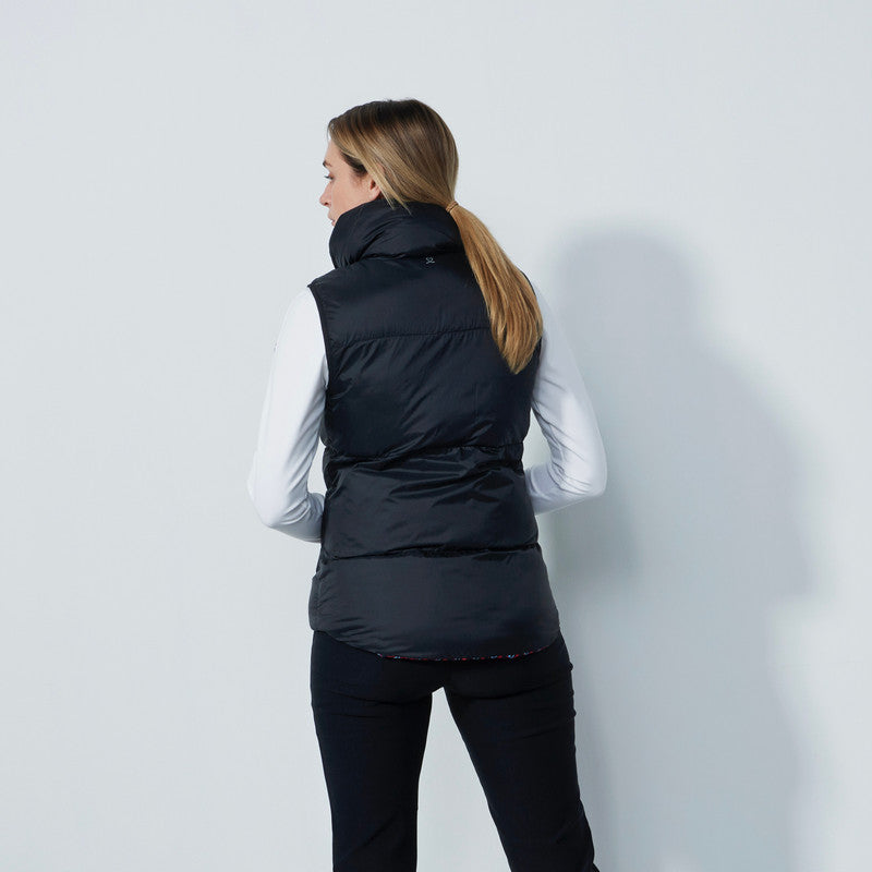 Daily Sports: Women's Airdrie Reversible Padded Vest - Black and Print