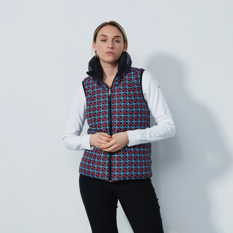 Daily Sports: Women's Airdrie Reversible Padded Vest - Black and Print