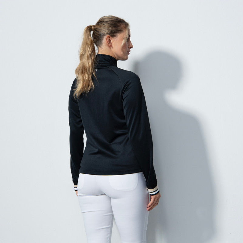 Daily Sports: Women's Arezzo Micro Light Jacket - Black