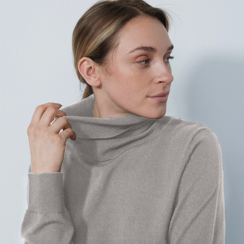 Daily Sports: Women's Boston Roll Neck Sweater - Straw