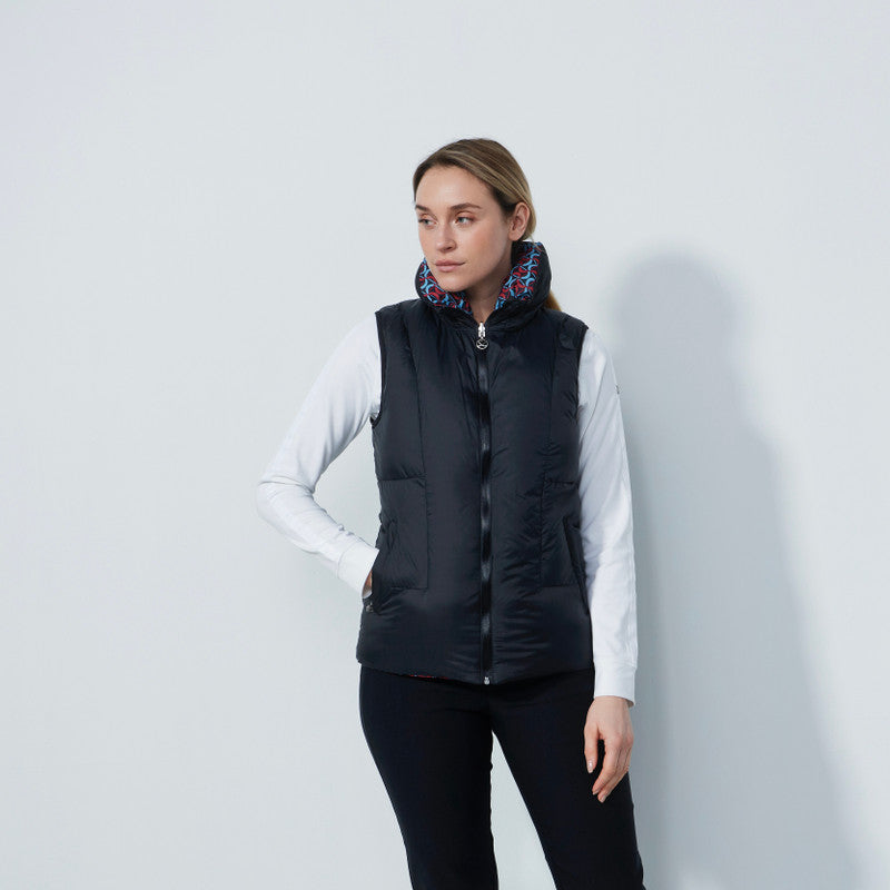 Daily Sports: Women's Airdrie Reversible Padded Vest - Black and Print