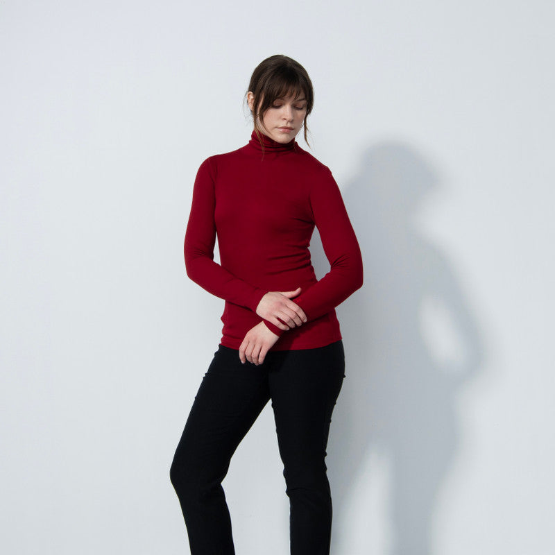 Daily Sports: Women's Ancona Long Sleeve Turtle Neck Top - Umbria Red