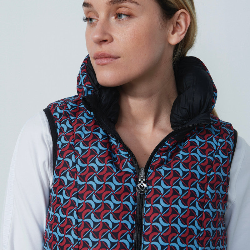 Daily Sports: Women's Airdrie Reversible Padded Vest - Black and Print