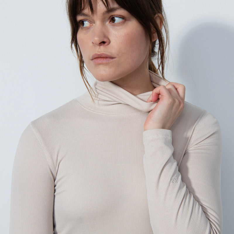 Daily Sports: Women's Ancona Long Sleeve Turtle Neck Top - Raw Beige